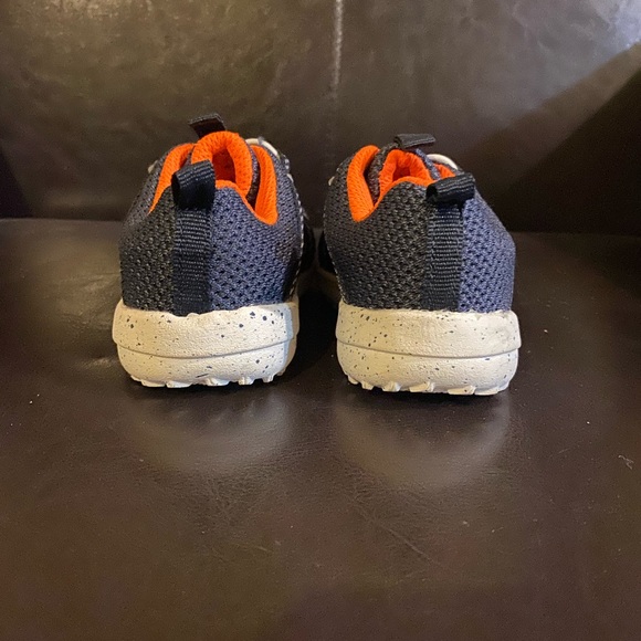 ⭐️ 2/25 ⭐️ NWOT Carter’s Sneakers - Picture 3 of 3